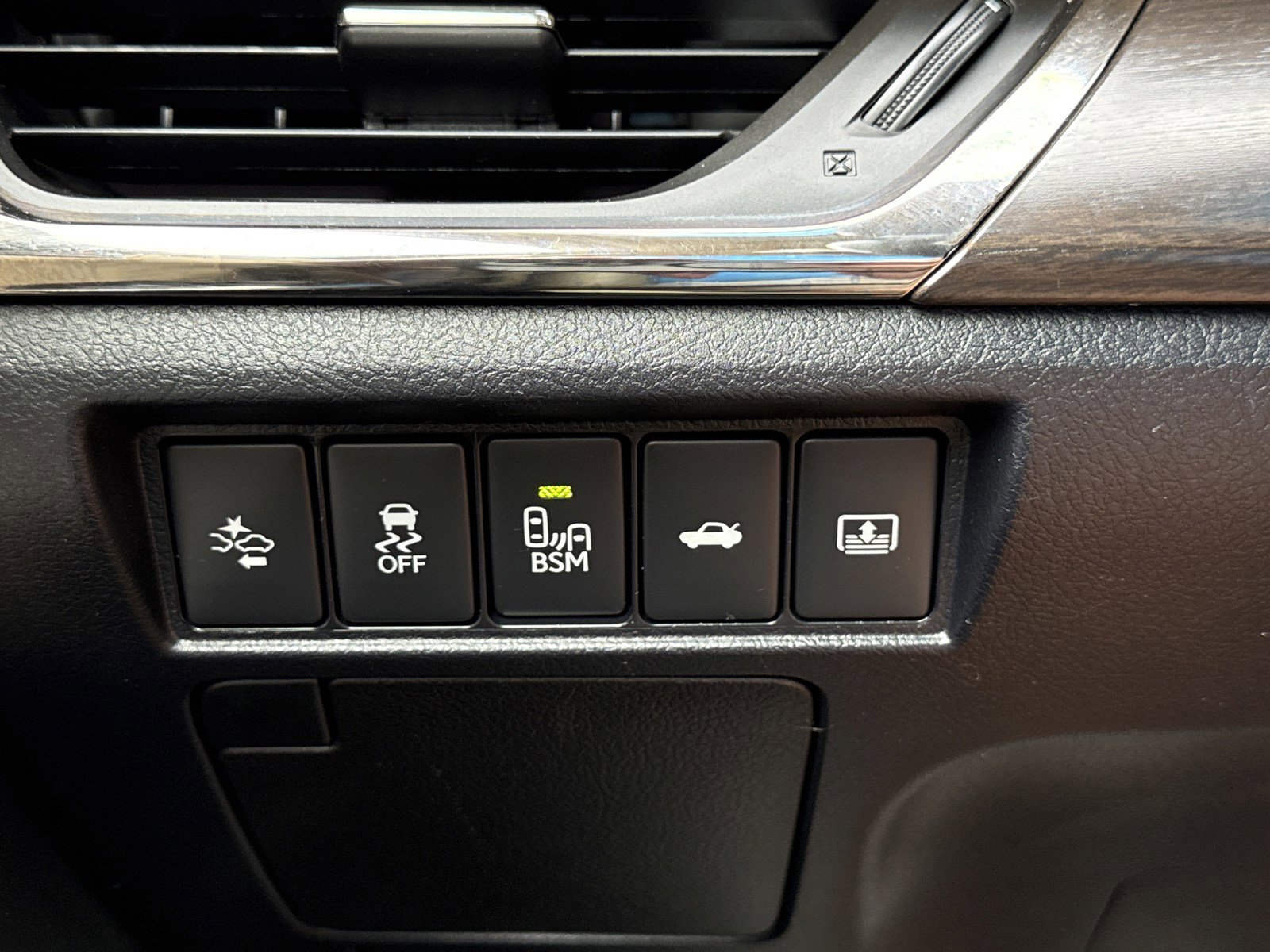 Used 2018 Toyota Avalon Limited w/ All Weather Liner Package FWD image 20