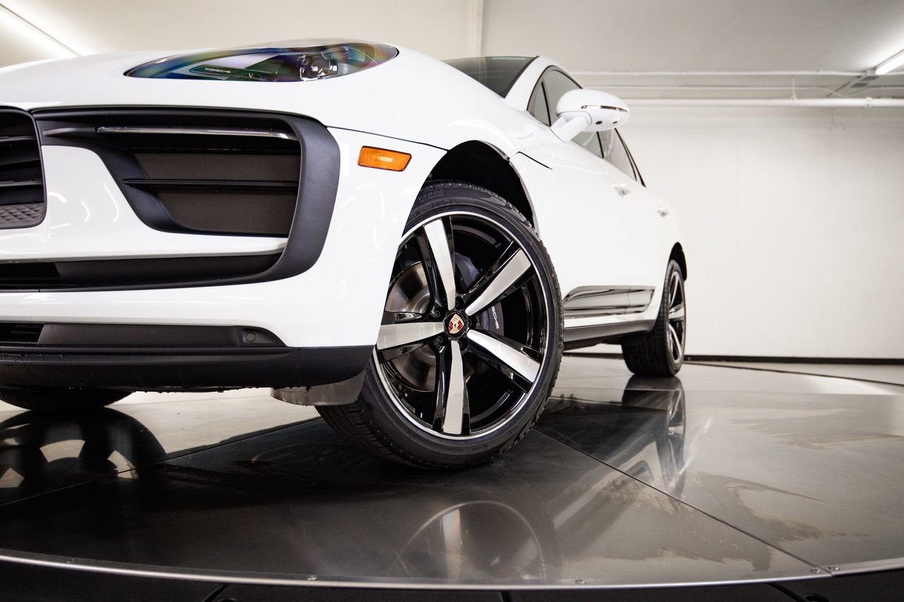 New 2026 Porsche Macan AWD/4WD image 12