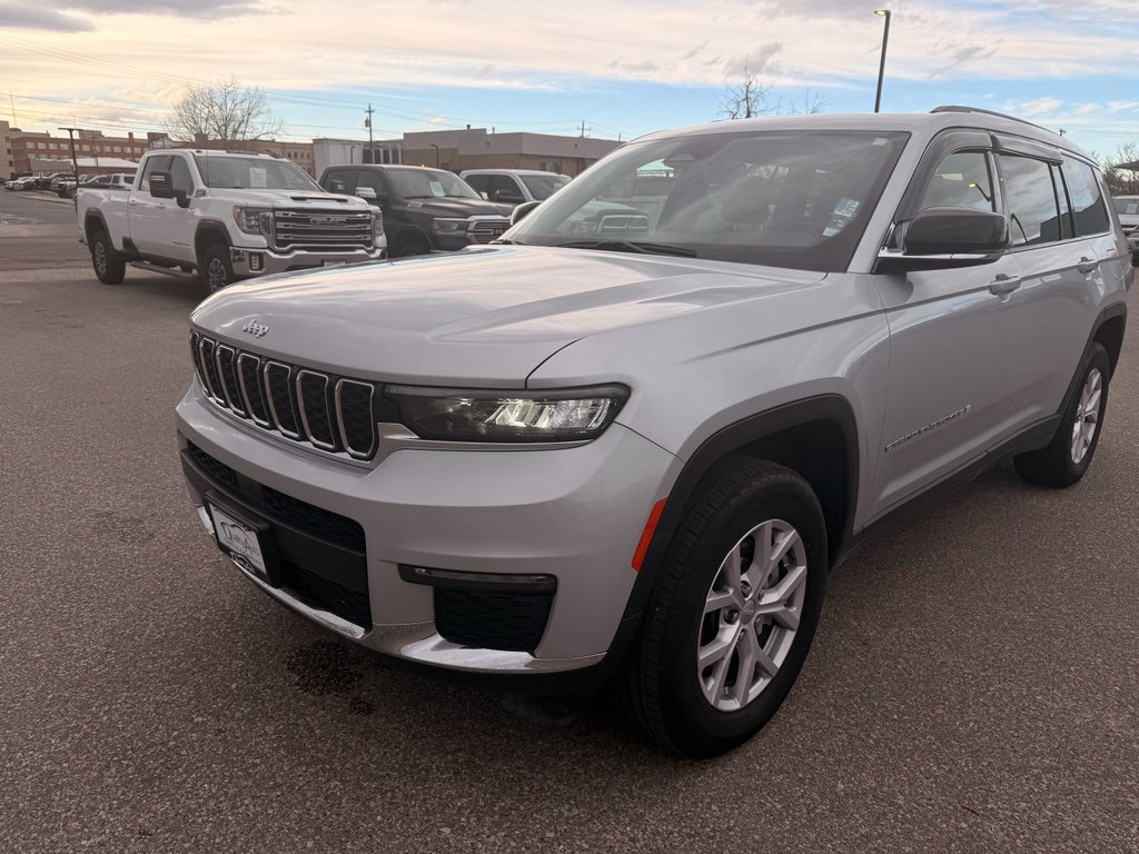 Used 2022 Jeep Grand Cherokee L Limited AWD/4WD image 2