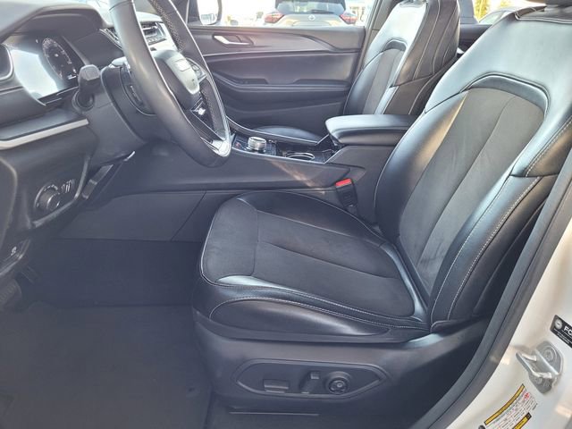 Certified 2023 Jeep Grand Cherokee Altitude RWD image 16