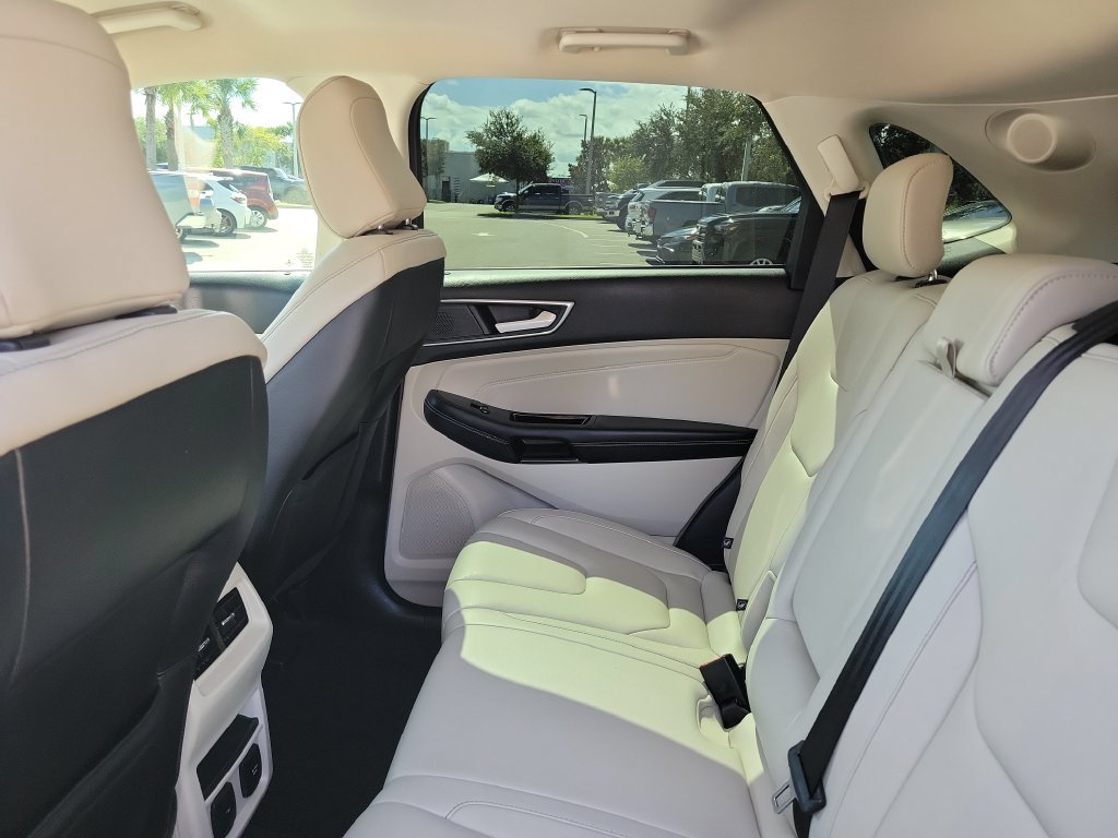 Used 2020 Ford Edge Titanium FWD image 25