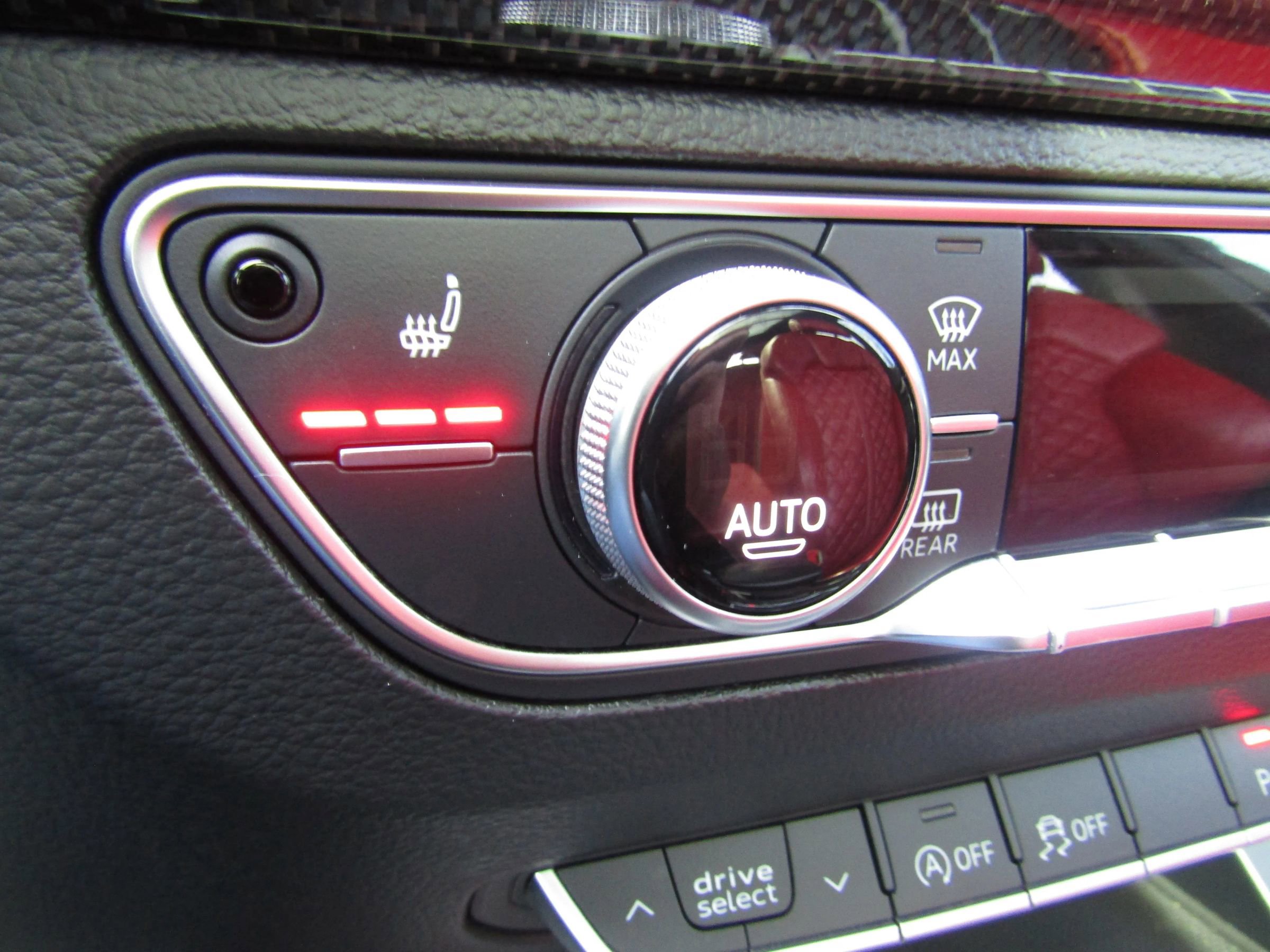 Used 2018 Audi SQ5 Premium Plus w/ S Sport Package image 34