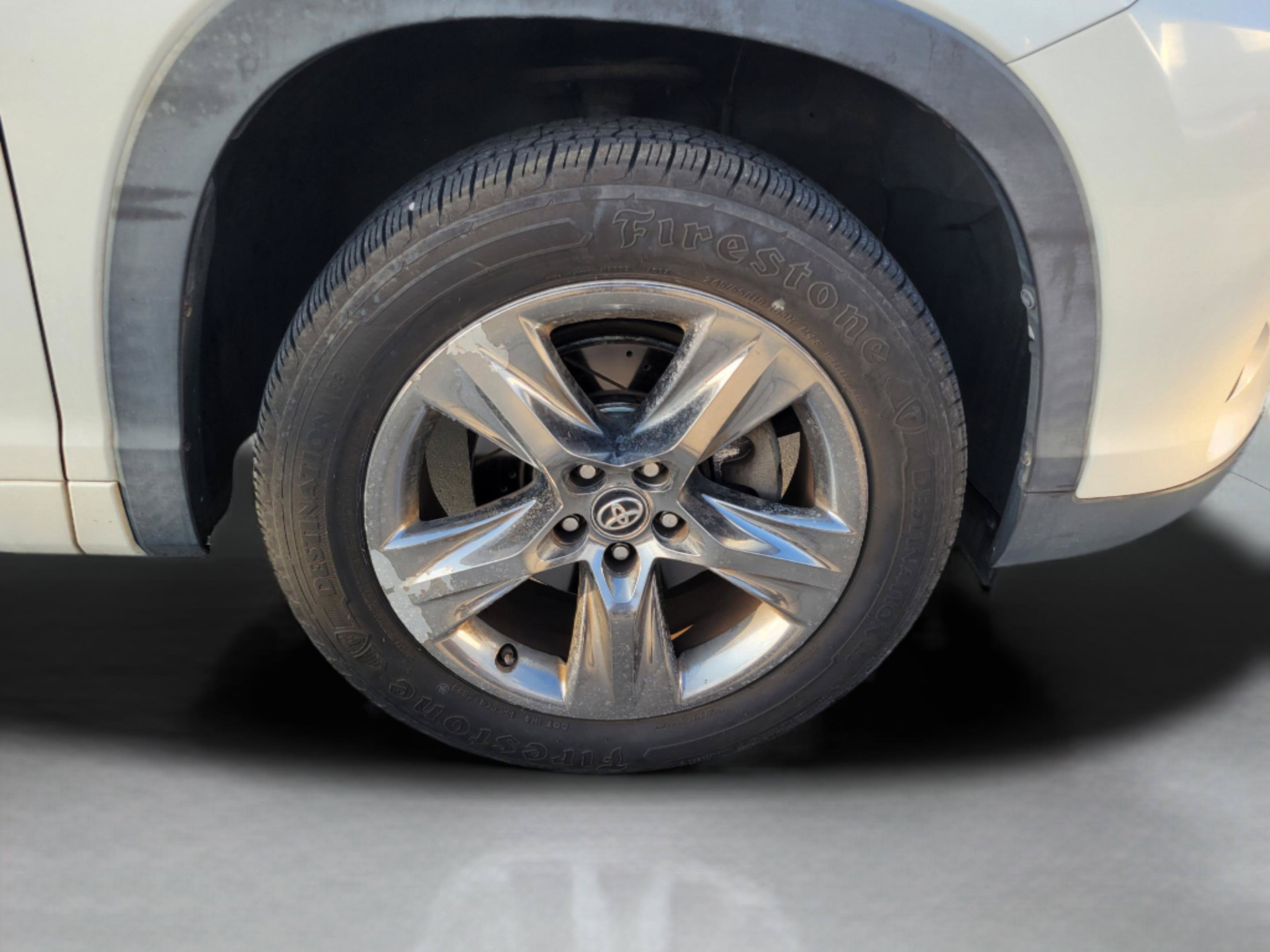 Used 2018 Toyota Highlander Limited Platinum FWD image 29