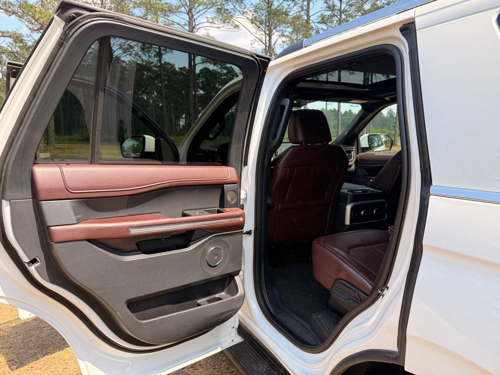 Used 2024 Ford Expedition Limited RWD image 28
