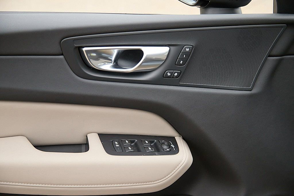 New 2026 Volvo XC60 B5 Plus w/ Protection Package Premier image 11