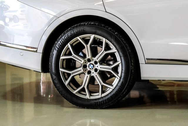 Used 2022 BMW X7 xDrive40i w/ Executive Package image 47