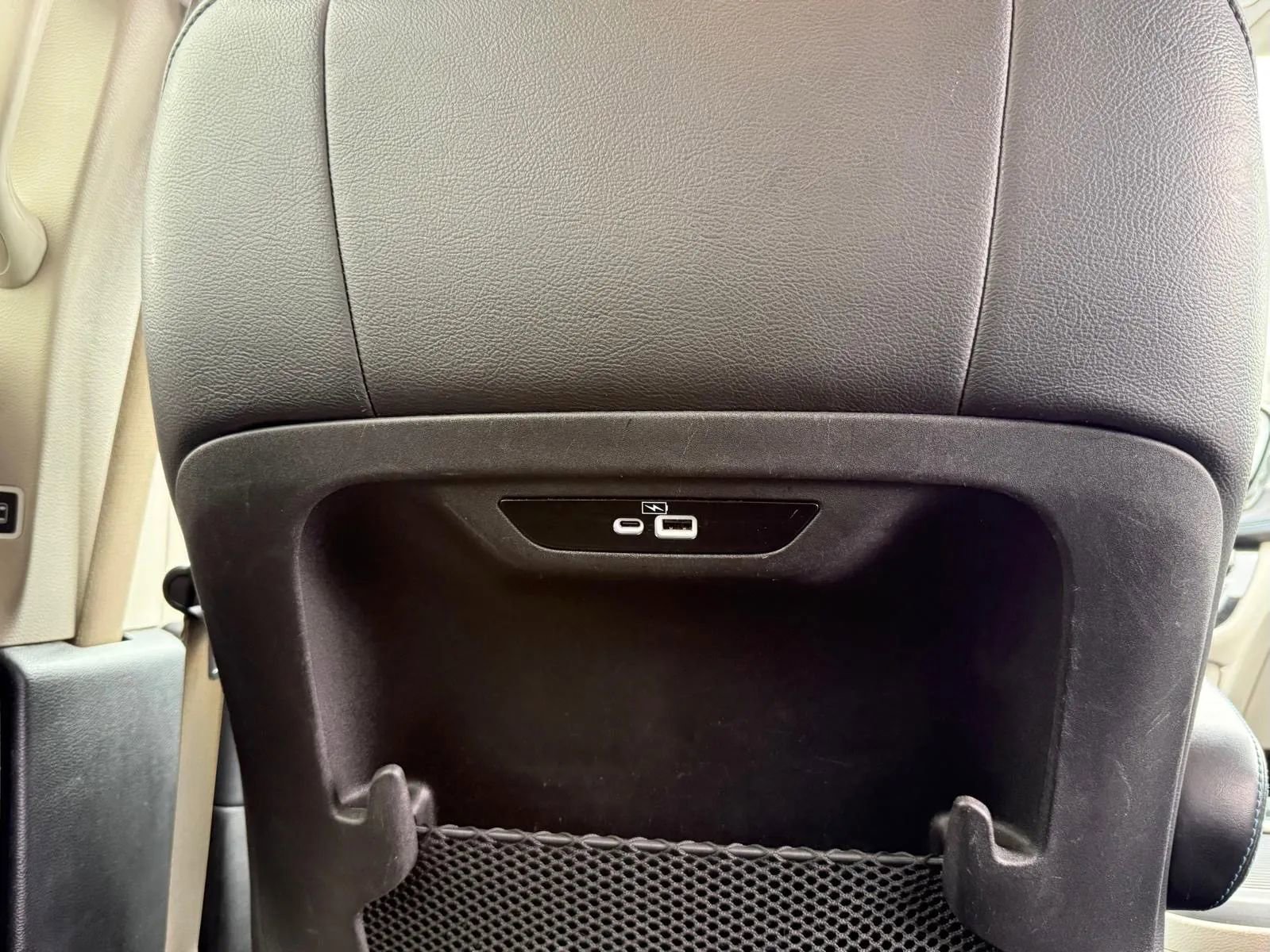 Used 2021 Chrysler Pacifica Touring-L image 26