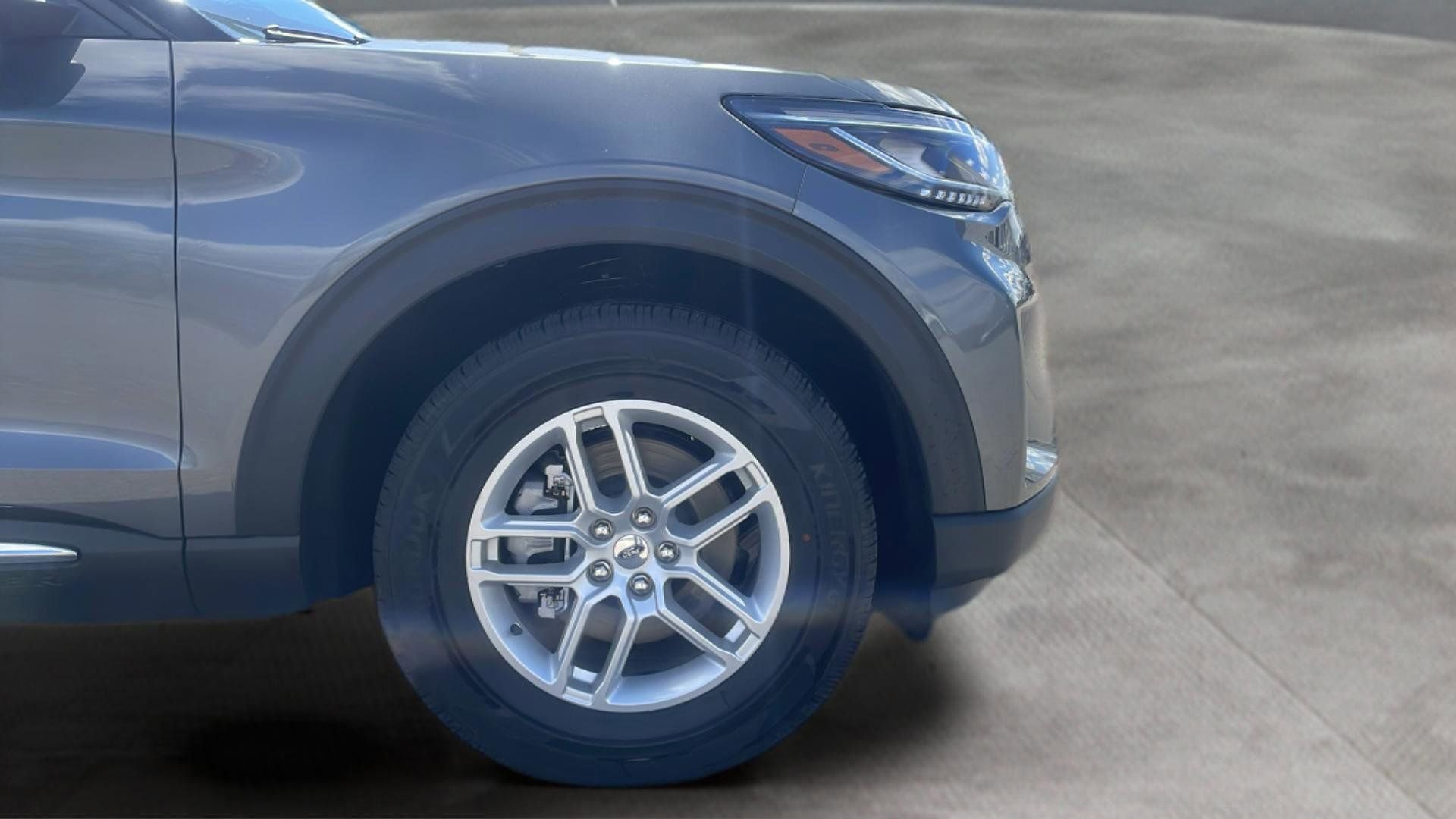 Used 2025 Ford Explorer Active image 22