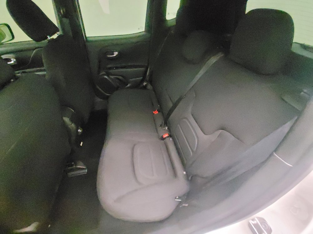 Used 2022 Jeep Renegade Latitude w/ Convenience Group image 18