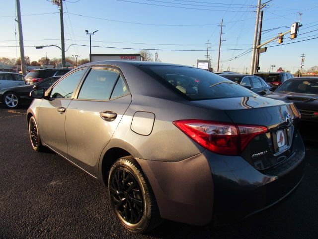 Used 2018 Toyota Corolla LE image 5