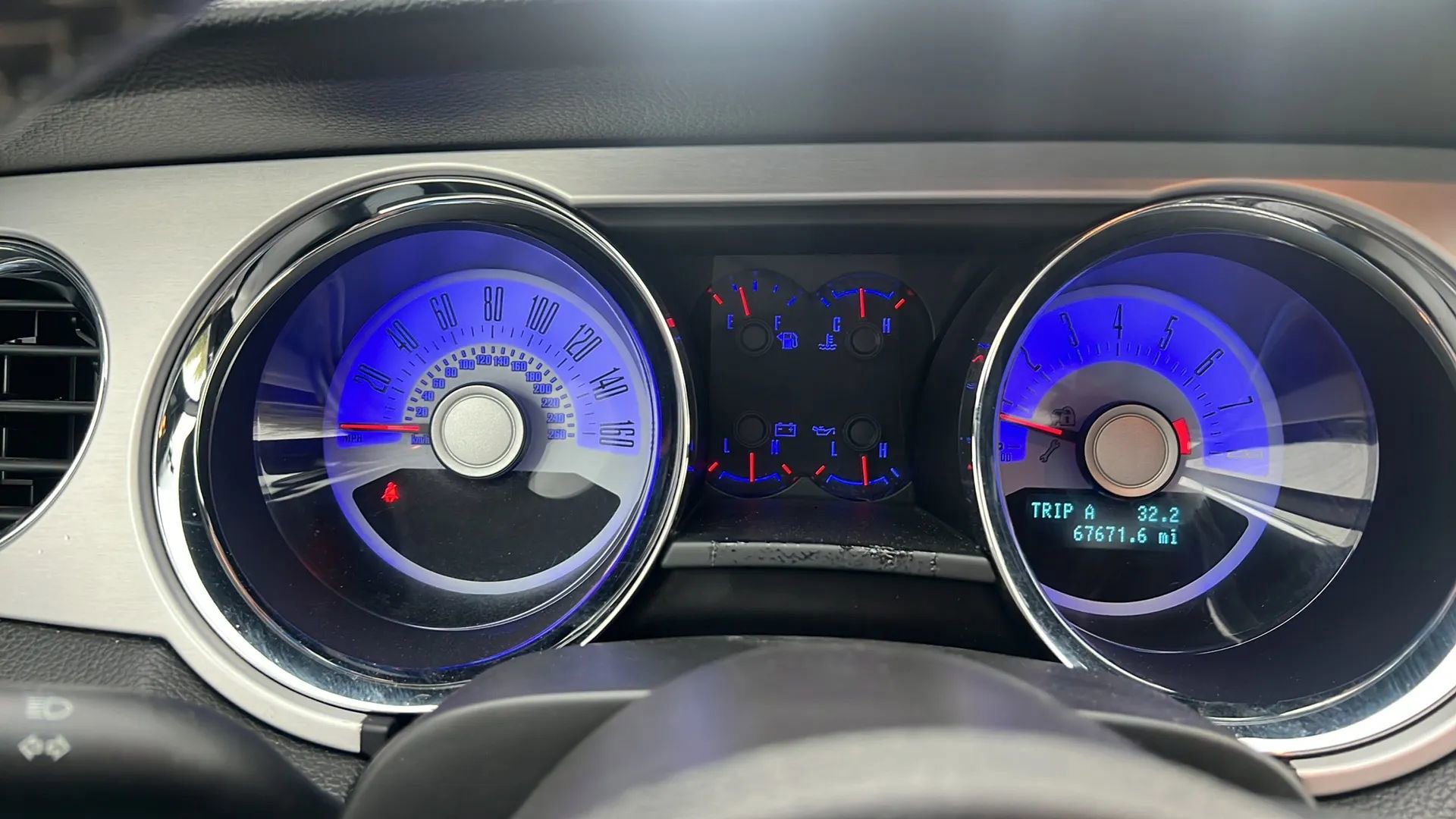 Used 2011 Ford Mustang Premium w/ 202A Rapid Spec Order Code image 28