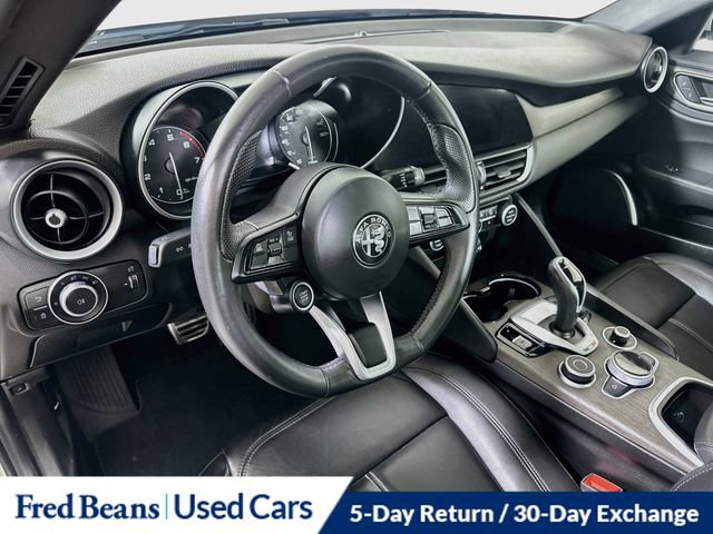 Used 2023 Alfa Romeo Giulia Ti AWD/4WD image 13