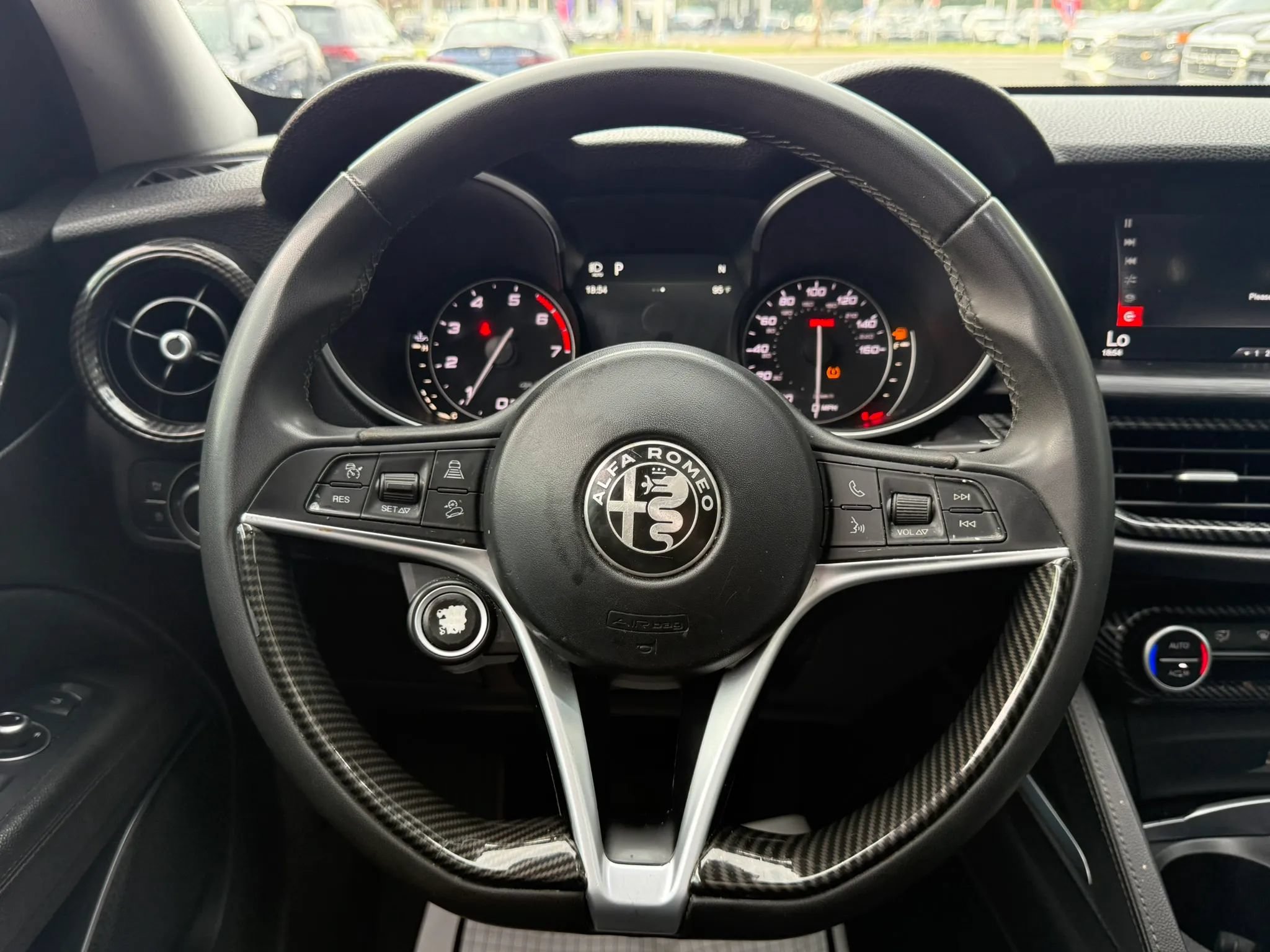 Used 2018 Alfa Romeo Stelvio AWD image 7
