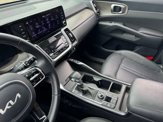 Used 2023 Kia Sorento X-Line EX image 2