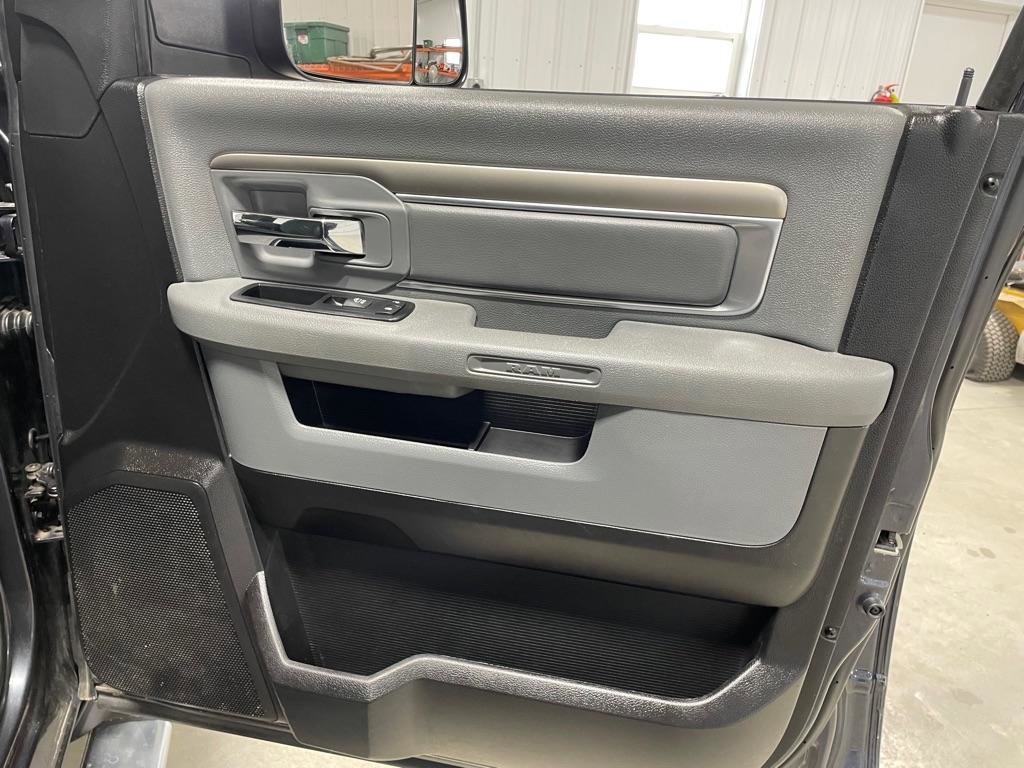 Used 2015 RAM 1500 Classic SLT w/ SLT Plus D￩cor Group image 27