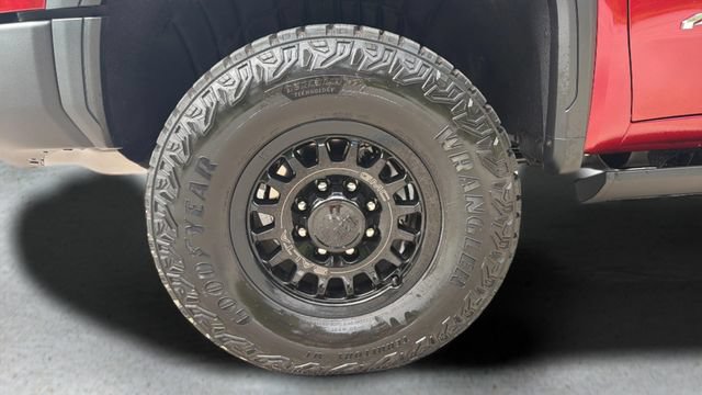 Used 2025 GMC Sierra 2500 AT4X w/ AT4X AEV Edition AWD/4WD image 30