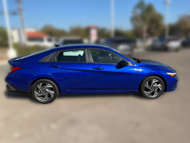 Used 2025 Hyundai Elantra SEL FWD image 6