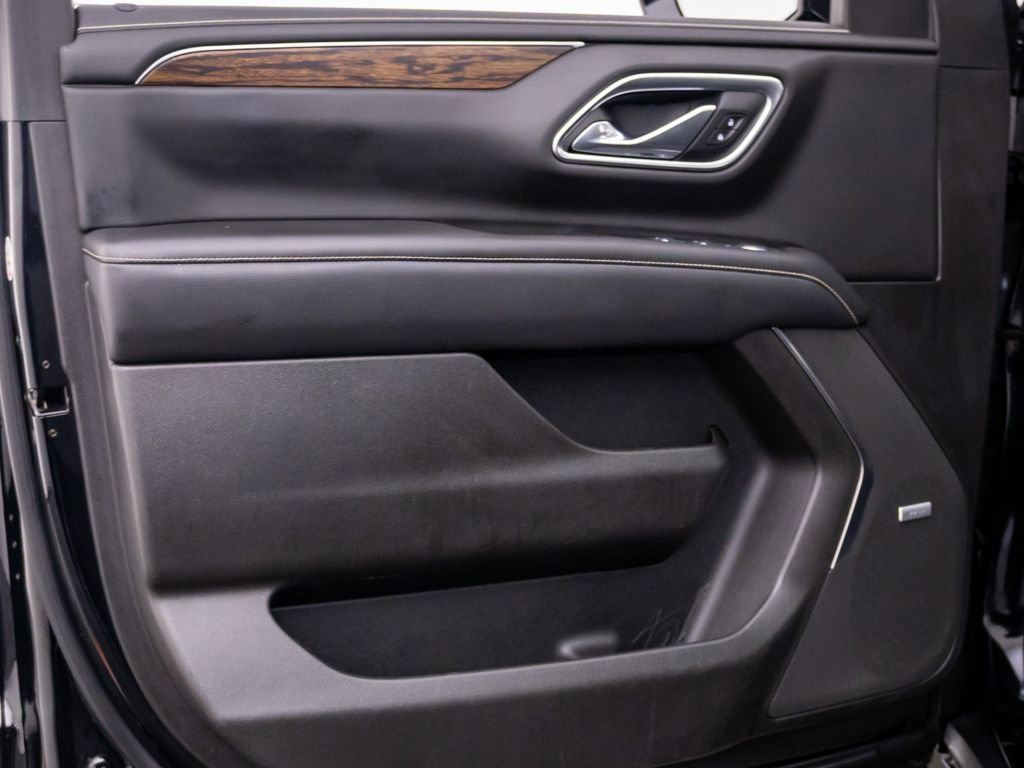 Used 2021 Chevrolet Tahoe Premier w/ Premium Package AWD/4WD image 13