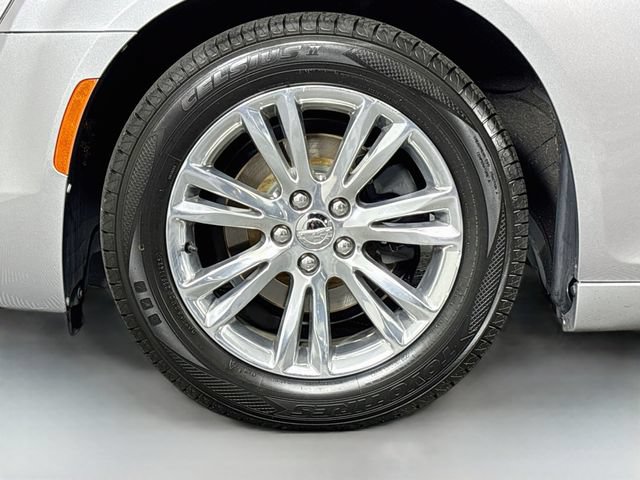 Used 2017 Chrysler 300 Touring w/ Value Package RWD image 33