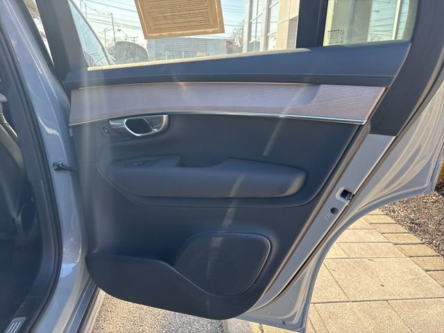 Used 2025 Volvo XC90 B6 Plus AWD/4WD image 13
