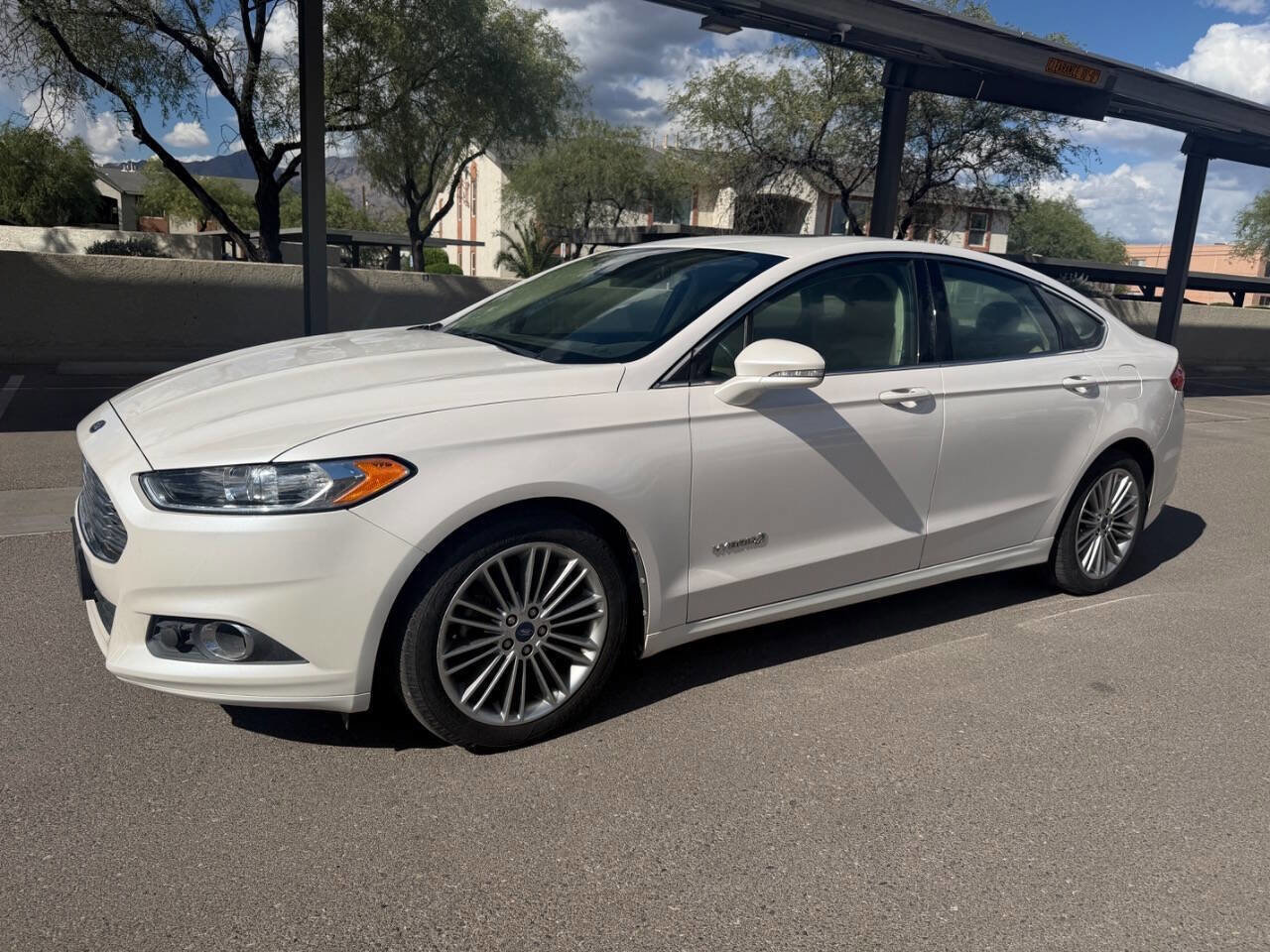 Used 2013 Ford Fusion SE image 2