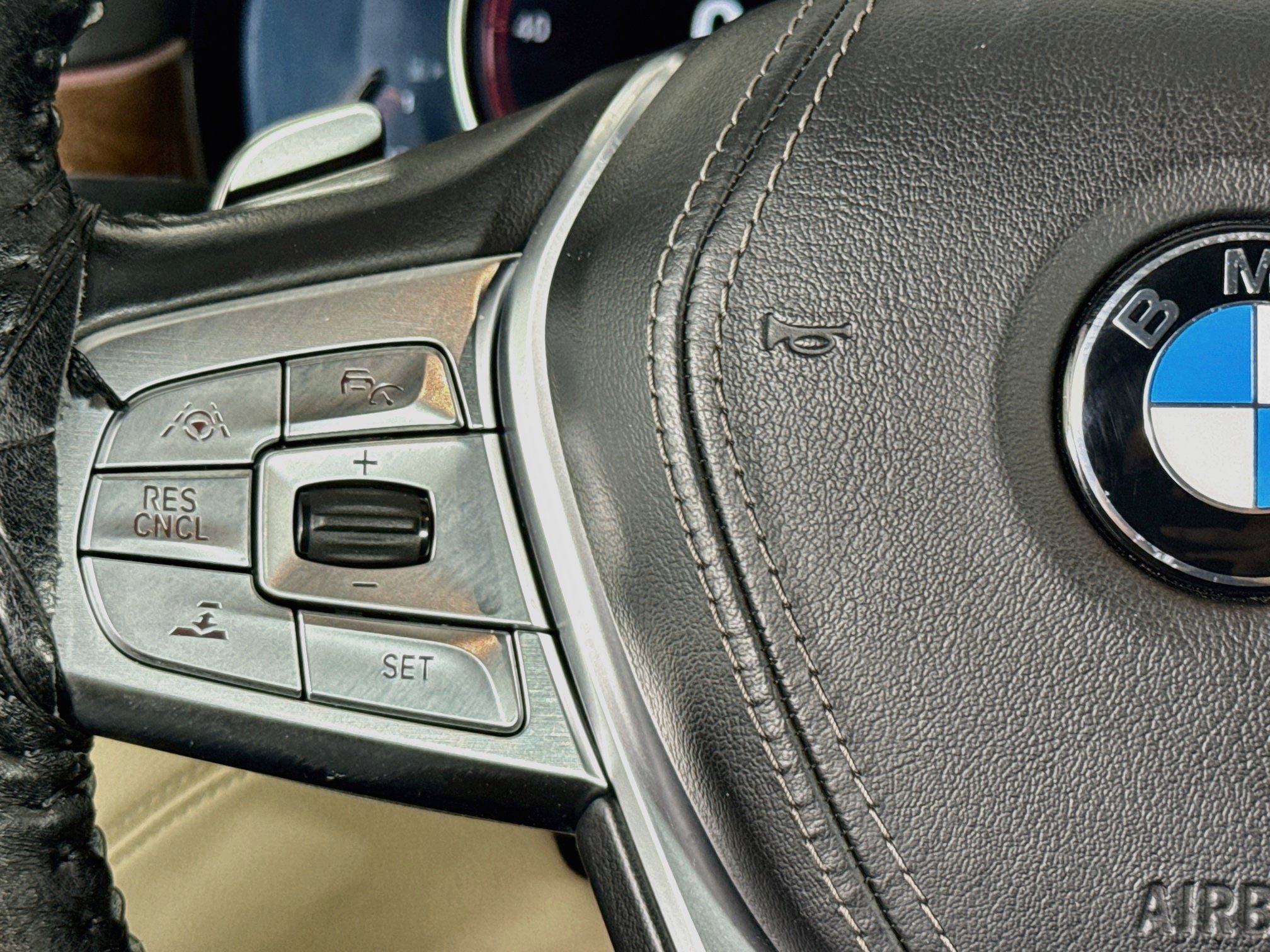 Used 2018 BMW 750i RWD image 11