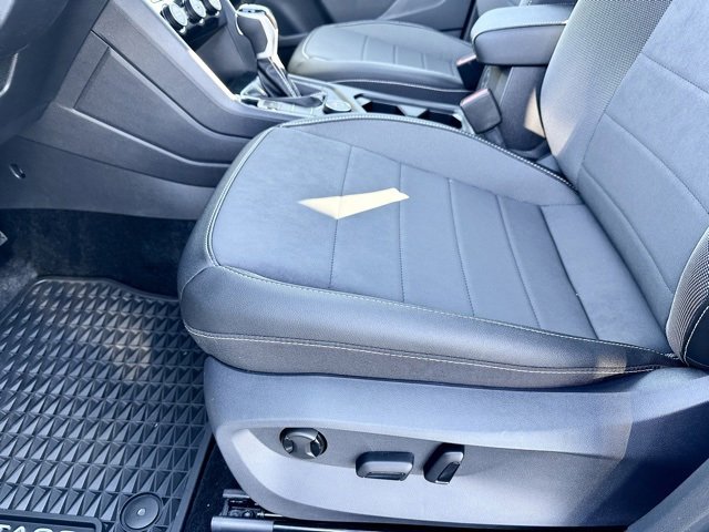 New 2024 Volkswagen Taos SE image 12