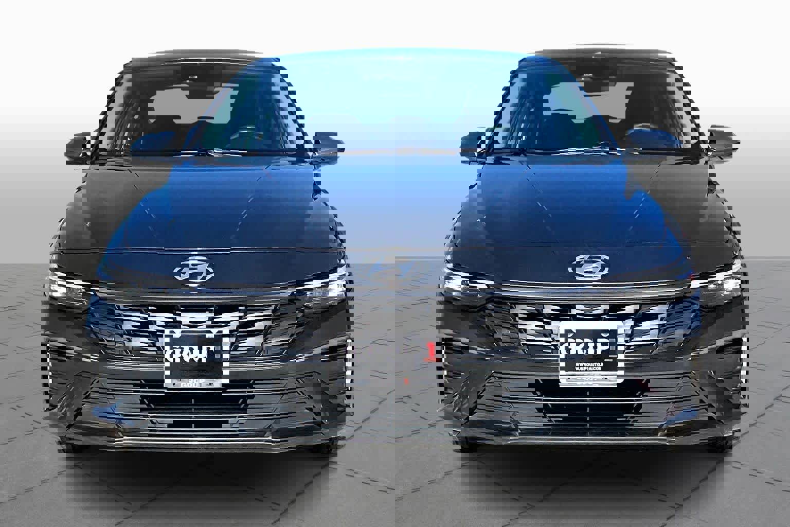 Used 2024 Hyundai Elantra SEL image 3