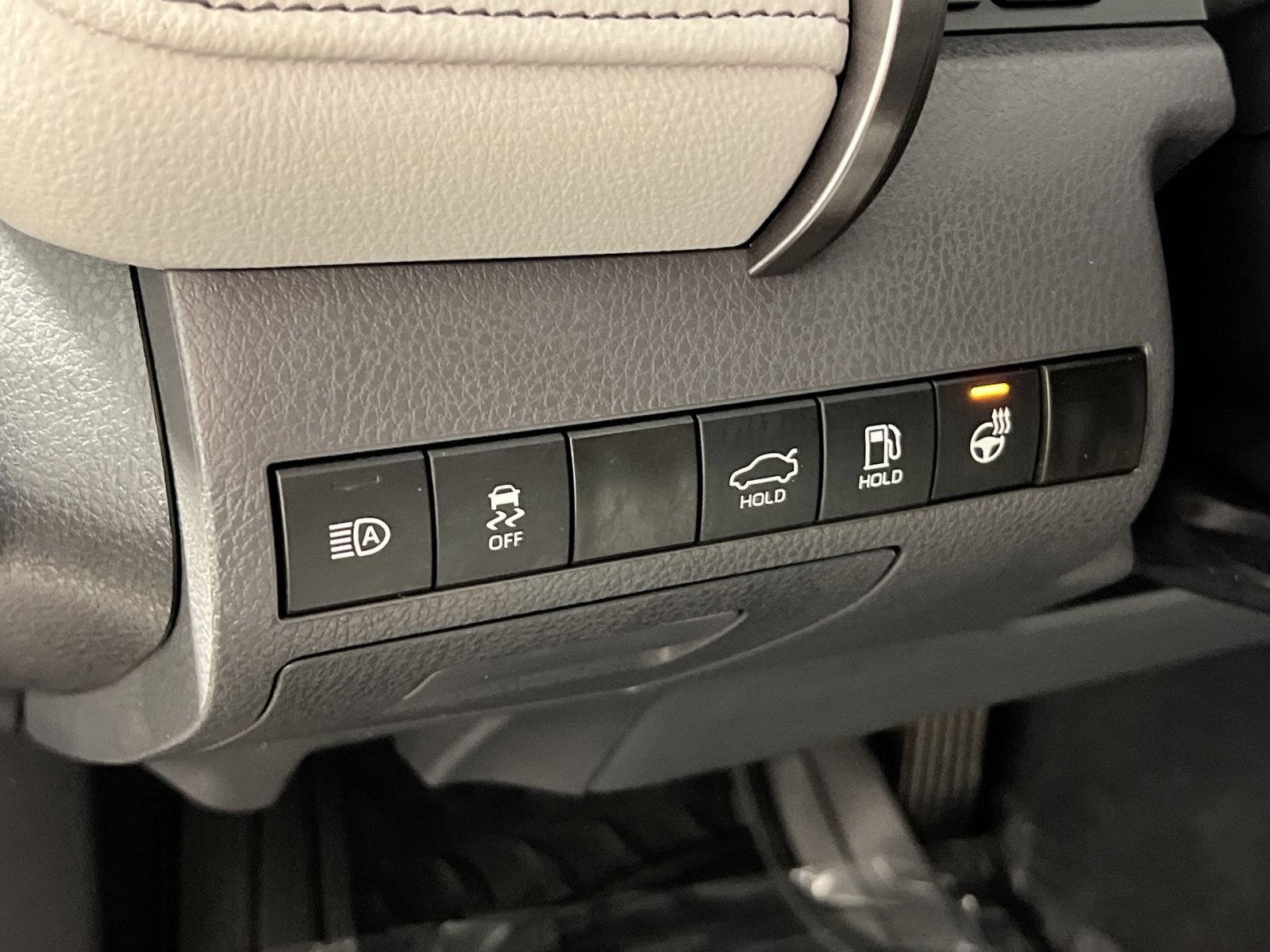 Used 2024 Toyota Camry SE image 31