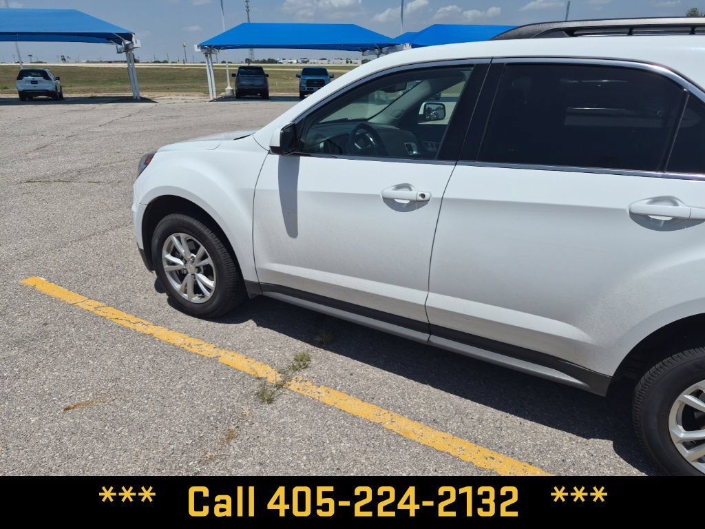 Used 2017 Chevrolet Equinox LT w/ Convenience Package FWD image 4