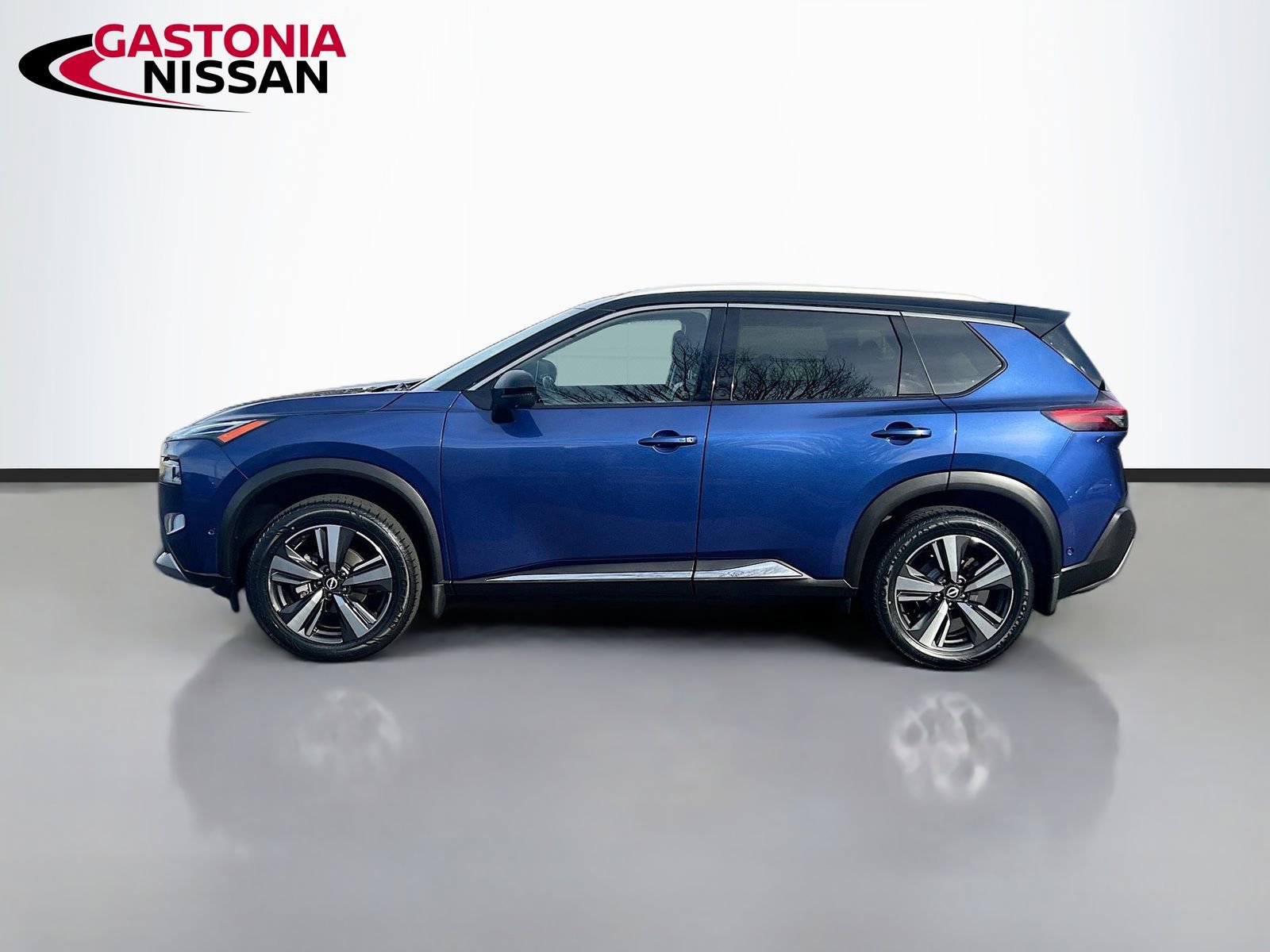 Used 2023 Nissan Rogue Platinum image 5