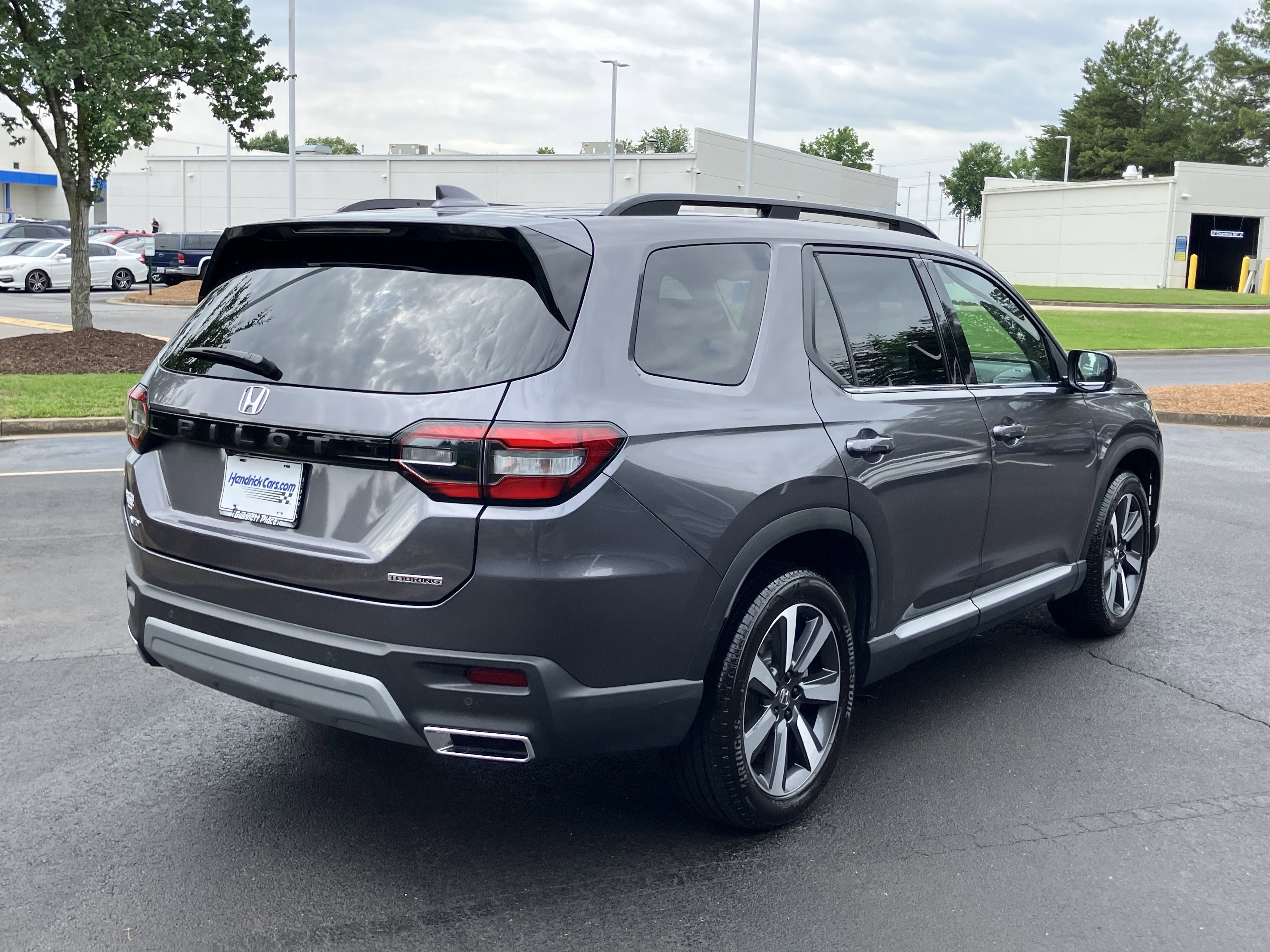 Used 2025 Honda Pilot Touring image 10