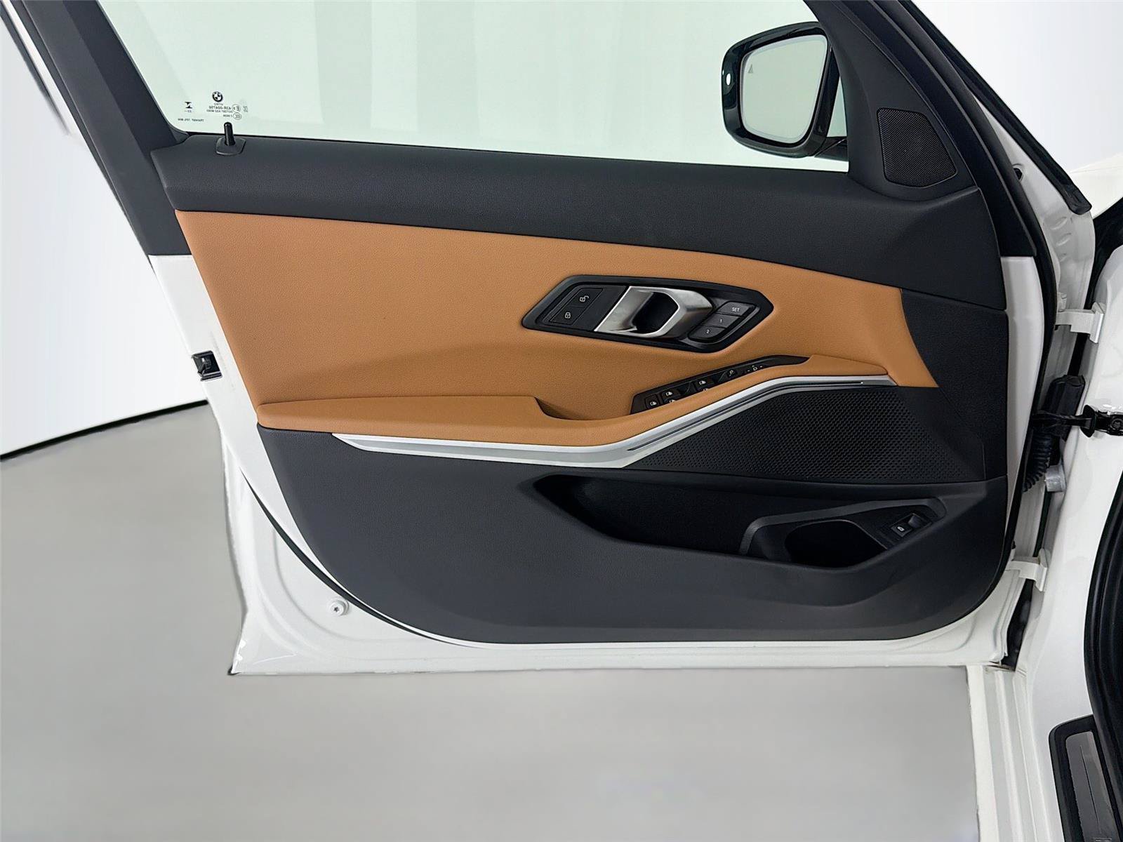 Used 2024 BMW 330i Sedan w/ Premium Package RWD image 6