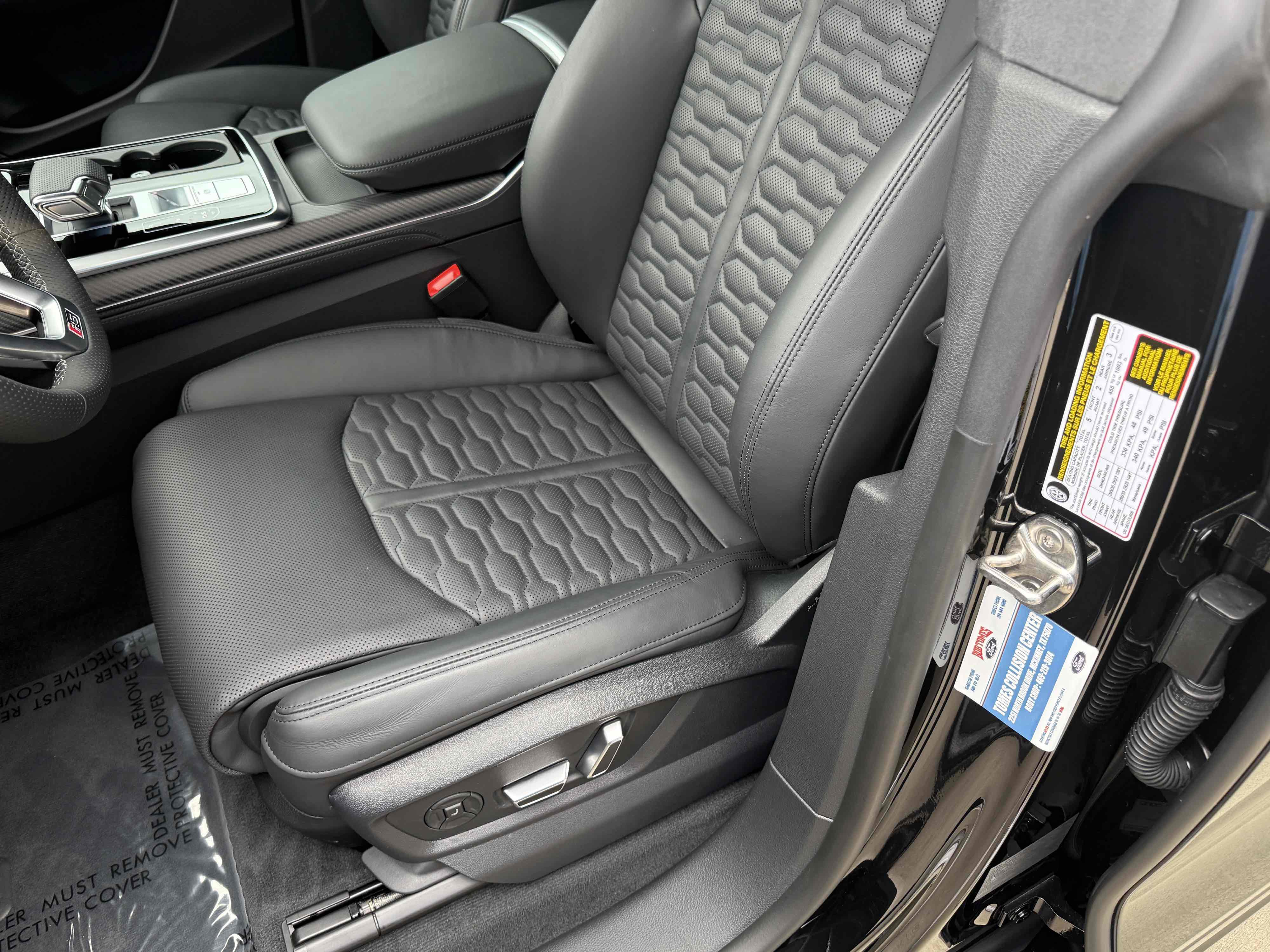 Used 2025 Audi RS Q8 performance image 14