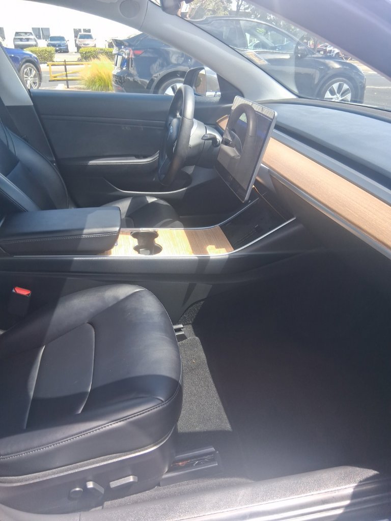 Used 2020 Tesla Model 3 Standard Range Plus RWD image 6