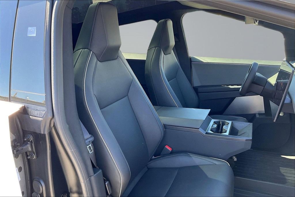 Used 2025 Tesla Cybertruck AWD Crew Cab image 7
