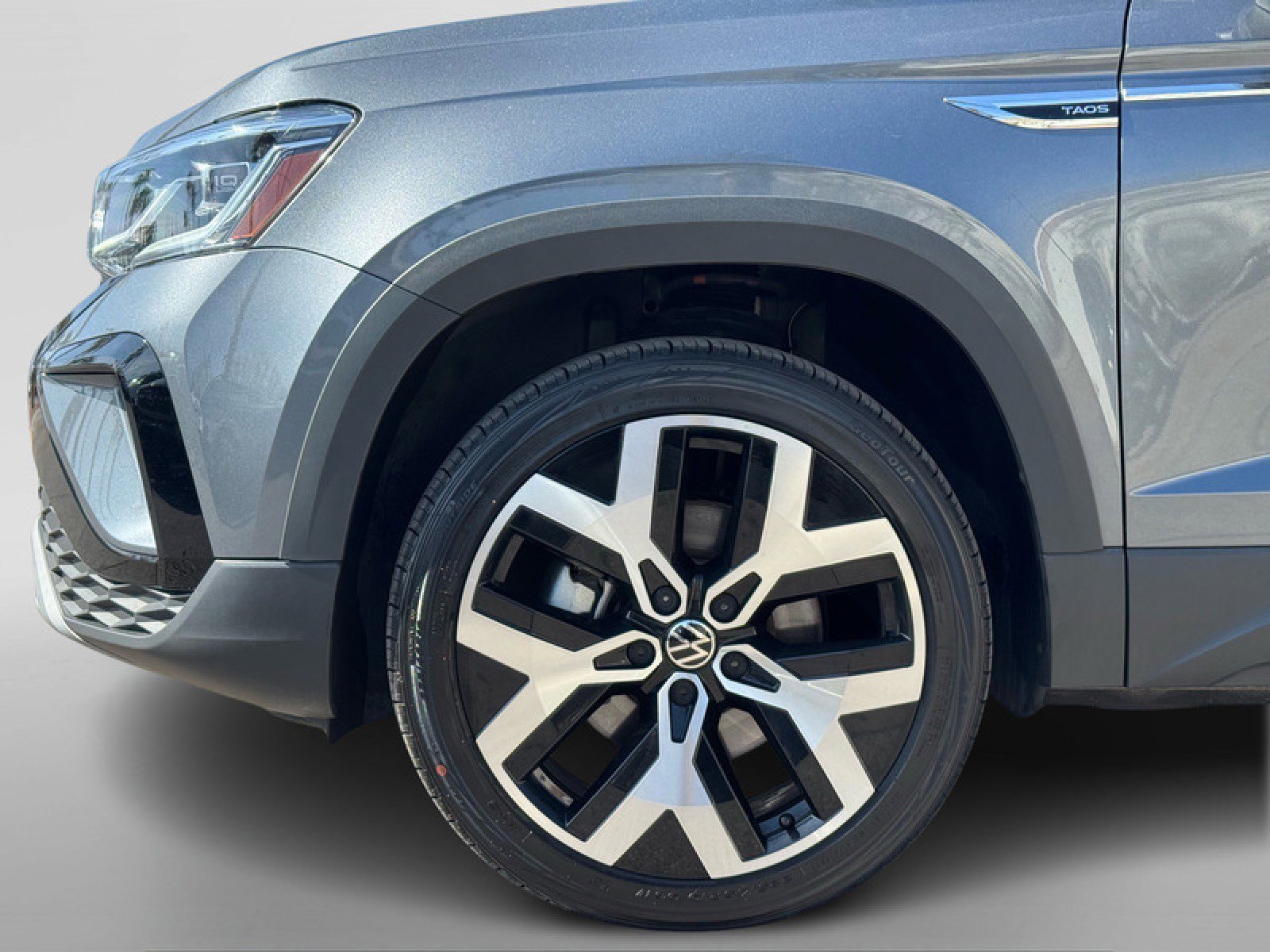 Used 2022 Volkswagen Taos SEL w/ Panoramic Sunroof Package image 10