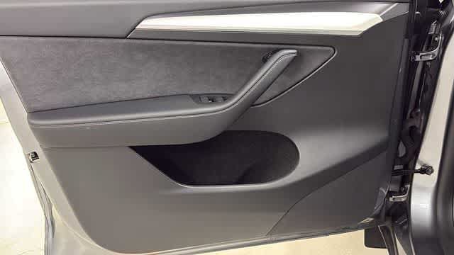 Used 2024 Tesla Model Y Performance AWD/4WD image 12