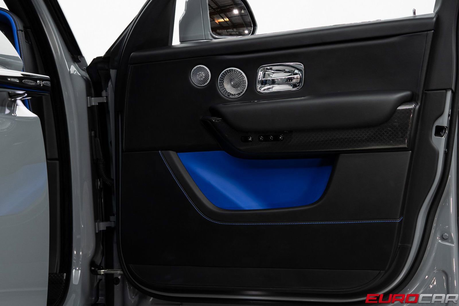 Used 2022 Rolls-Royce Cullinan Black Badge w/ Dark Exterior Package image 23