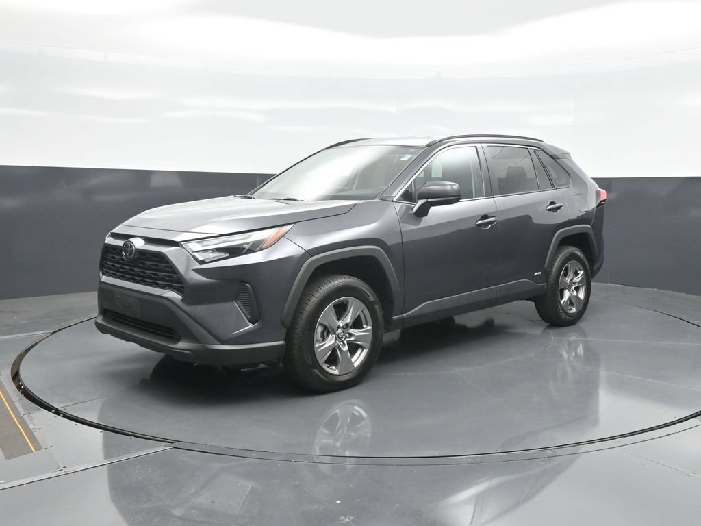 Used 2025 Toyota RAV4 LE AWD/4WD image 3