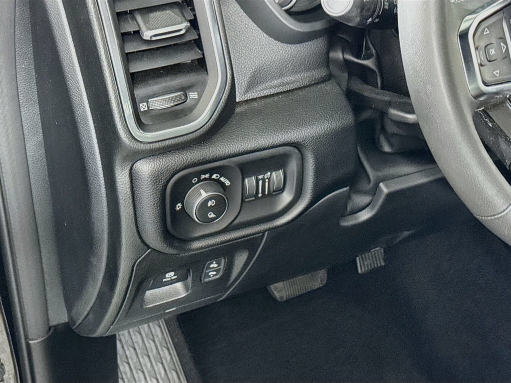 Used 2026 RAM 1500 Laramie AWD/4WD image 10