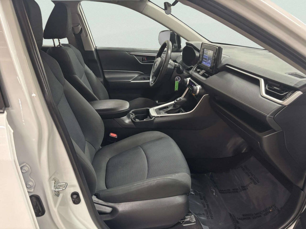 Used 2021 Toyota RAV4 LE FWD image 20
