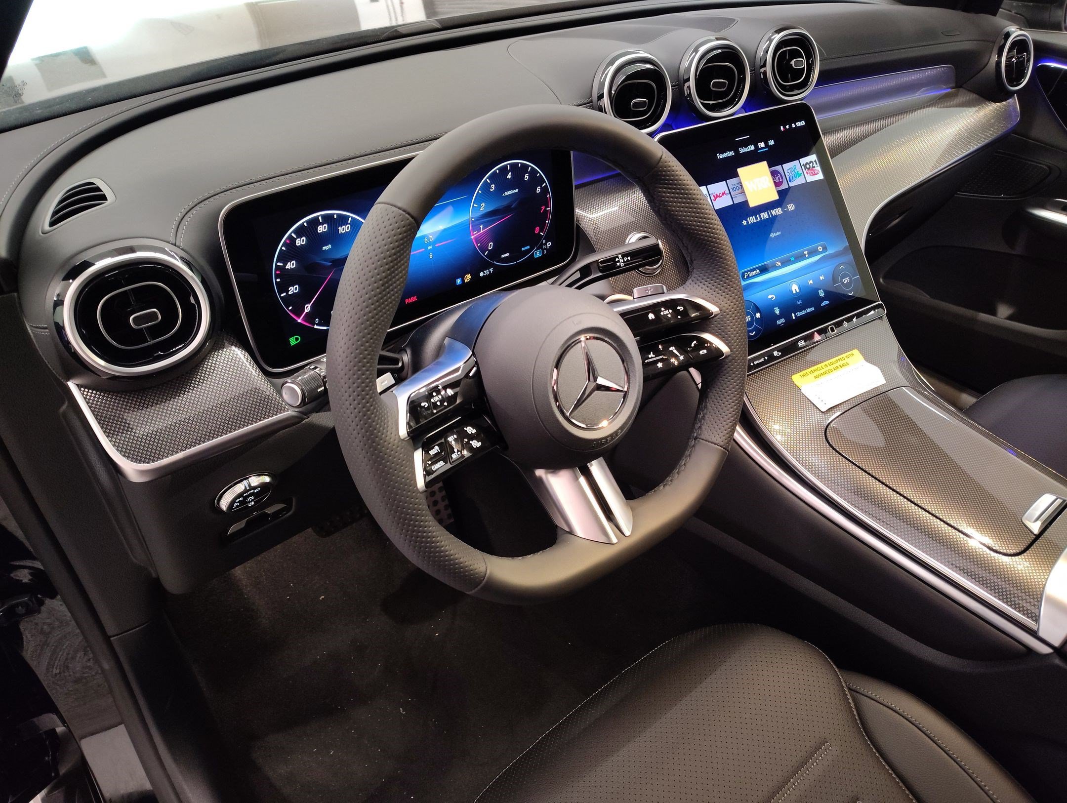 Used 2026 Mercedes-Benz GLC 300 image 4