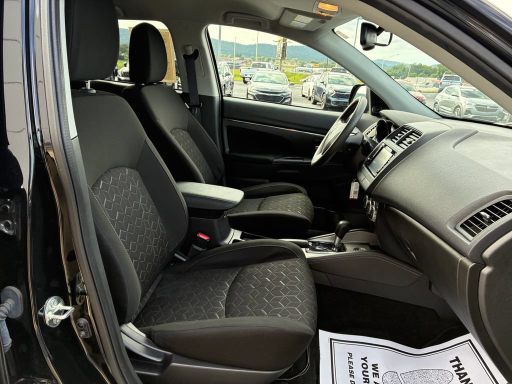 Used 2024 Mitsubishi Outlander Sport ES AWD/4WD image 19