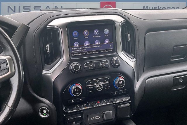 Used 2020 Chevrolet Silverado 1500 RST AWD/4WD image 10