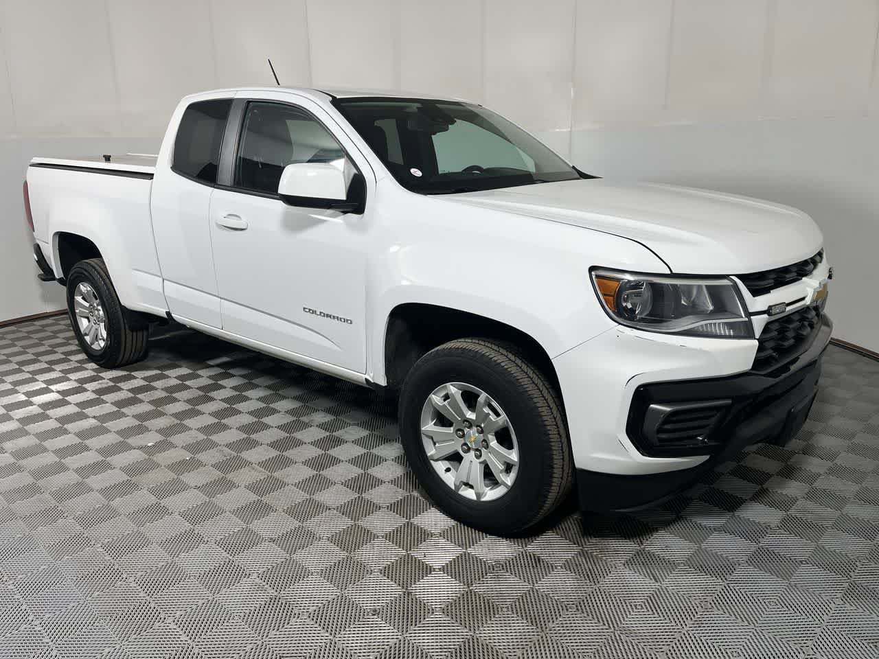 Used 2022 Chevrolet Colorado LT w/ Fleet Safety Package RWD image 2