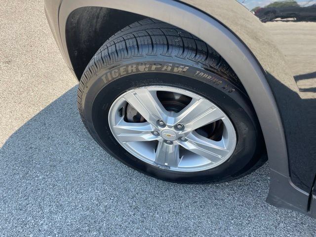 Used 2020 Chevrolet Trax LT w/ Driver Confidence Package FWD image 13