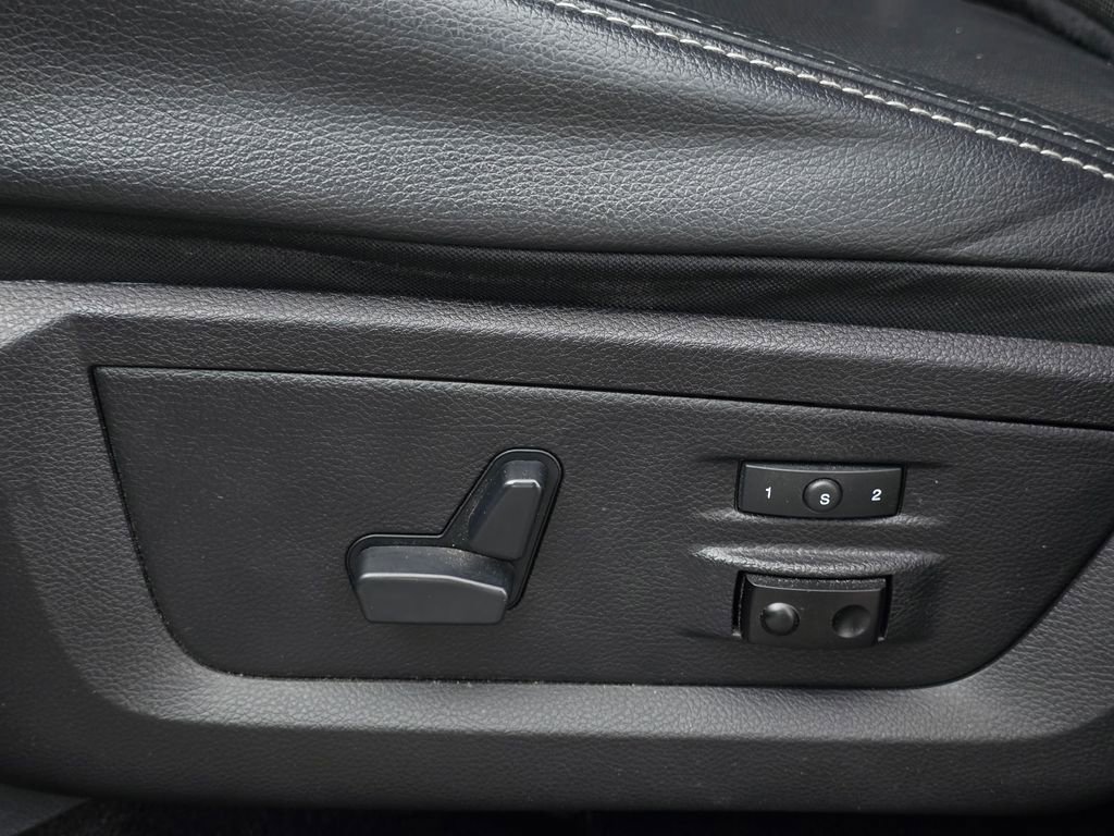 Used 2015 RAM 1500 Laramie w/ Convenience Group AWD/4WD image 29
