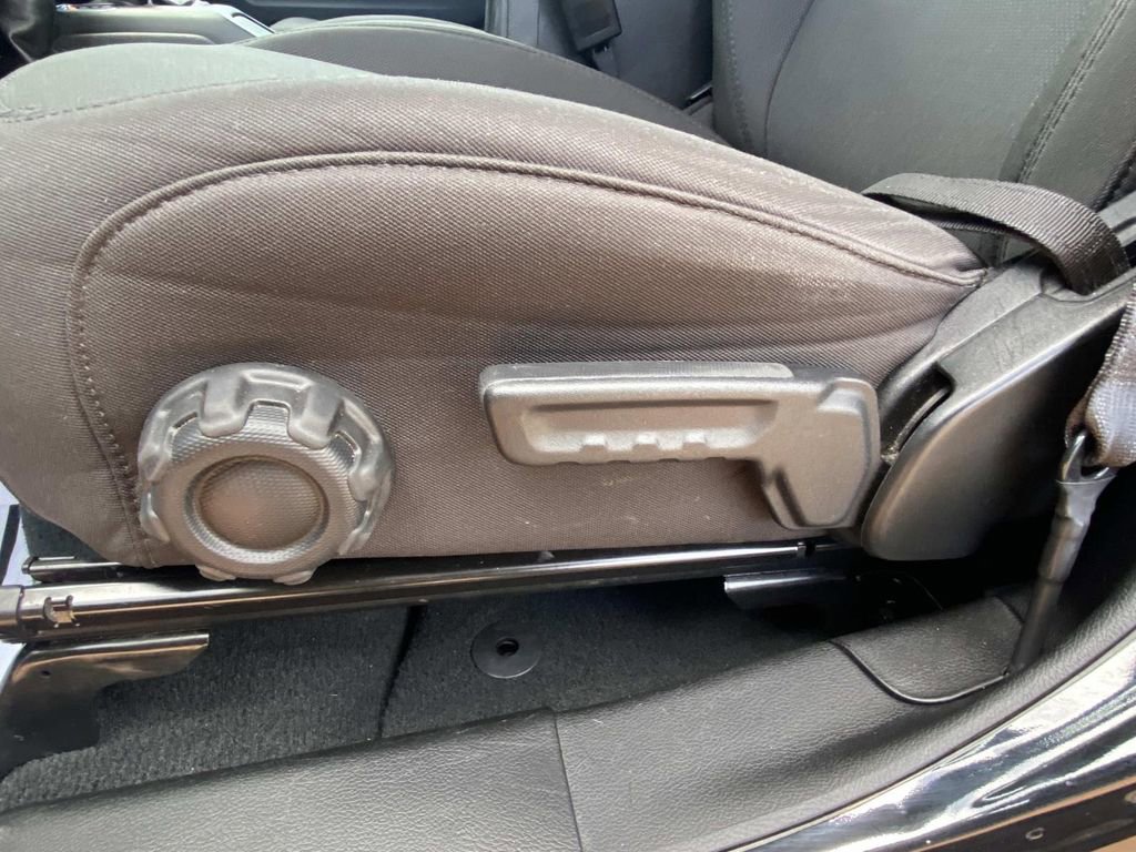 Used 2023 Jeep Gladiator Sport image 14