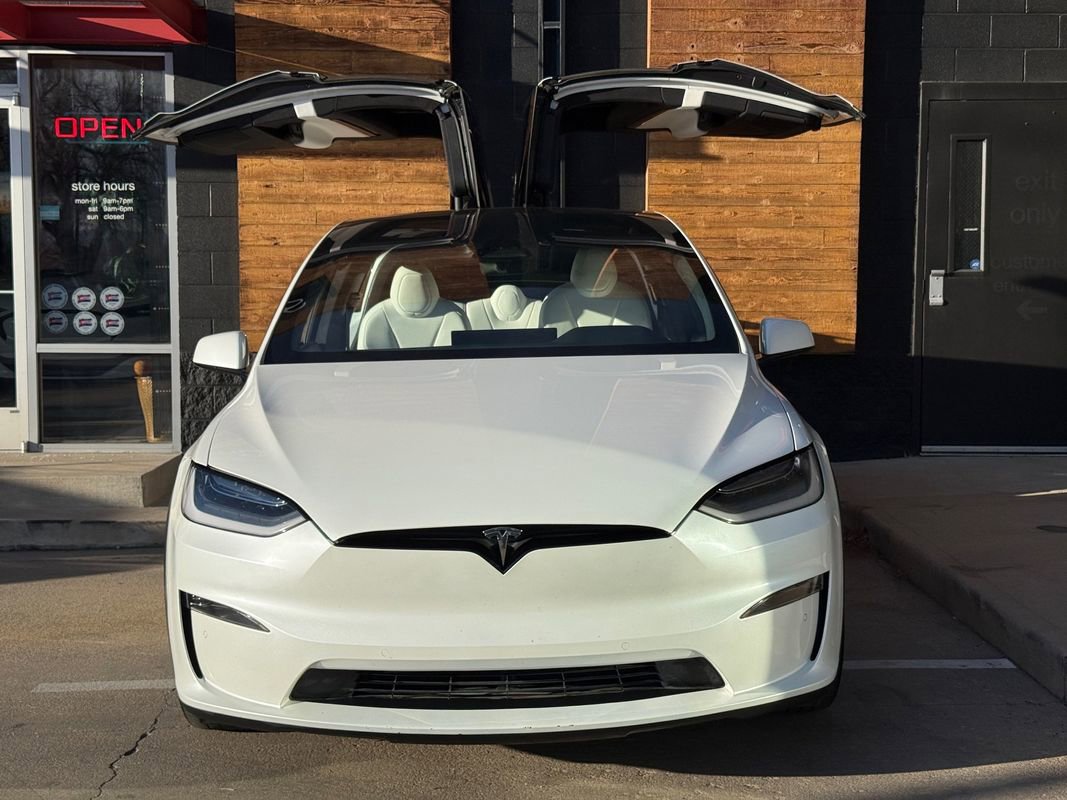 Used 2022 Tesla Model X image 8